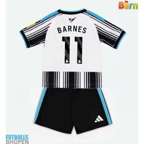 Billiga Newcastle United Harvey Barnes #11 Hemmatröja Barn 2026-27 Kortärmad (+ Korta byxor)